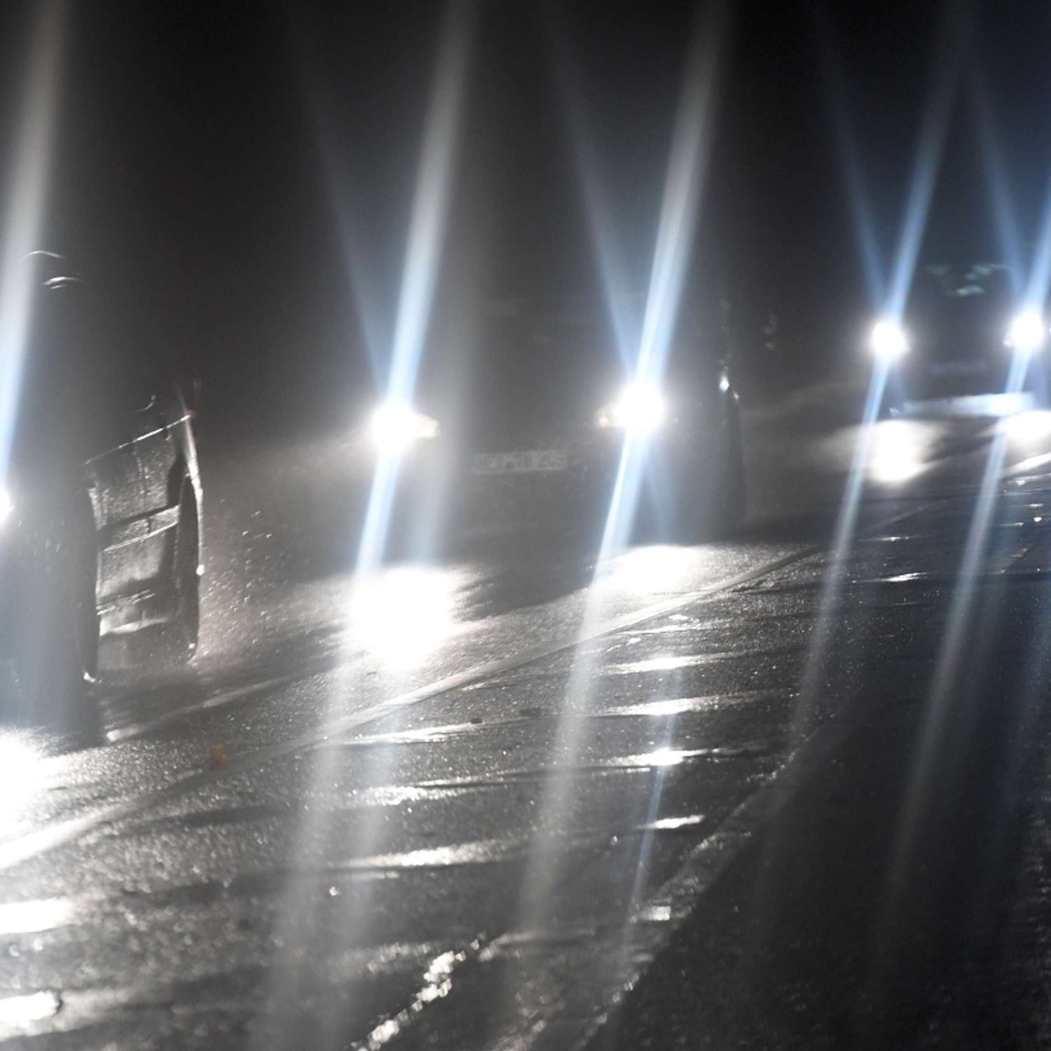 Warum ist eine Blaulichtbrille beim Autofahren mit LED-Scheinwerfern unverzichtbar?